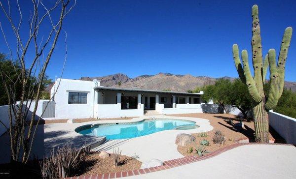 Beautifully Remodeled Backyard w/ Pool