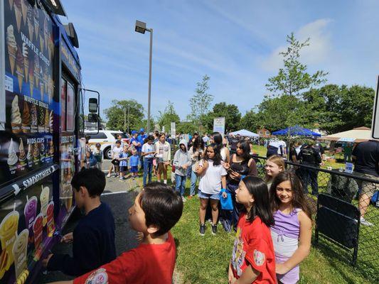 Rockys Ice Cream Truck at Arlington View Neighborhood Day May 2023