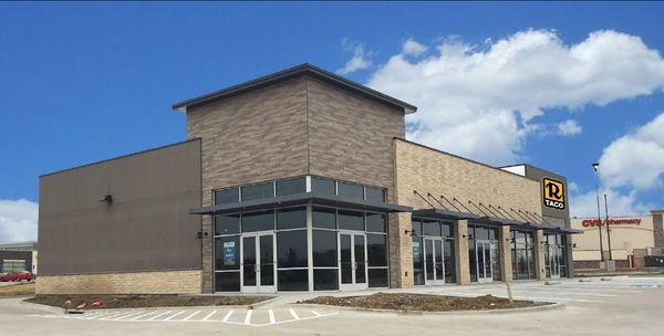 Elk Crossing retail center - Burleson, TX - developed & constructed by Bright Realty.