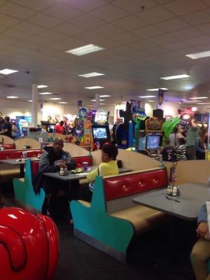 Rockford Chuck E Cheese