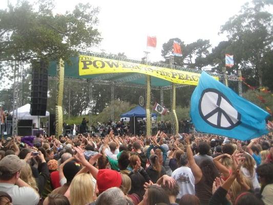 Michael Franti Rocking Power To The Peaceful 2009