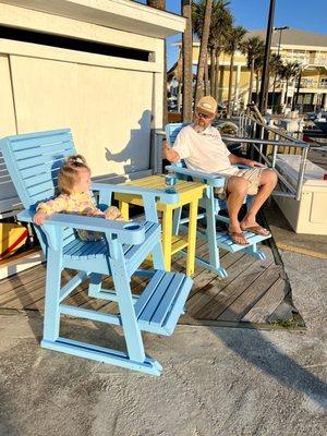 Setting up our new check in spot at Pensacola Beach Marina with a little helper!