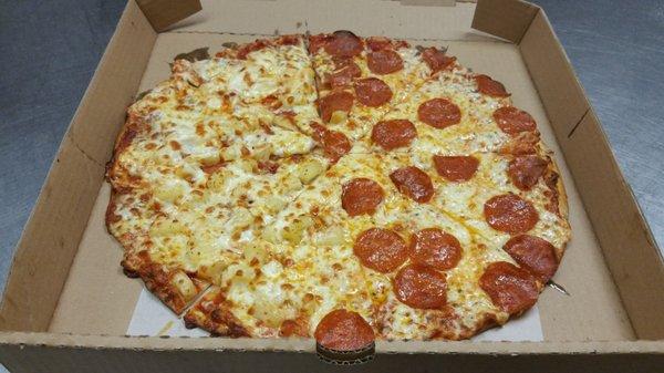 Great pizza on thin crust,  amazing taste pepperoni with pineapple,  love it ,