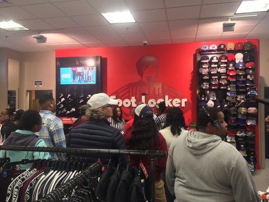 December 24, 2016; Footlocker - Oak Court Mall, Memphis TN