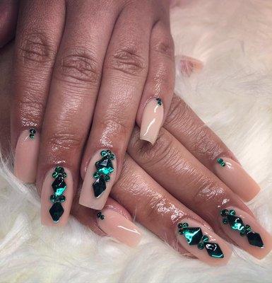 Medium nail set