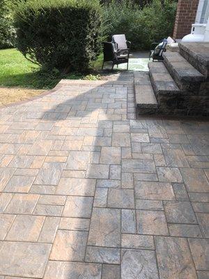 Ledge stone pavers and steps with liberty wall