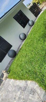 Beautiful custom concrete balls in collors and sizes