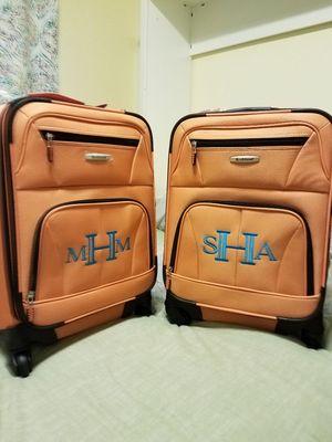 Love how this luggage is so cute and will be easy for two little travellers to find on the carousel.