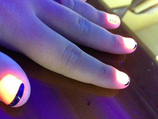 Black light nails