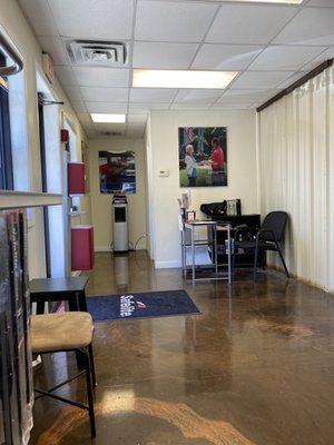 Spotless customer Waiting area w window to watch work being done.