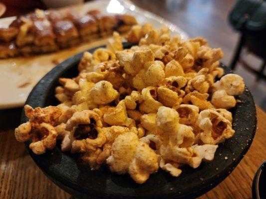 Cinnamon popcorn