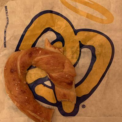 Auntie Anne's pretzel food stall, Woodbury Common South