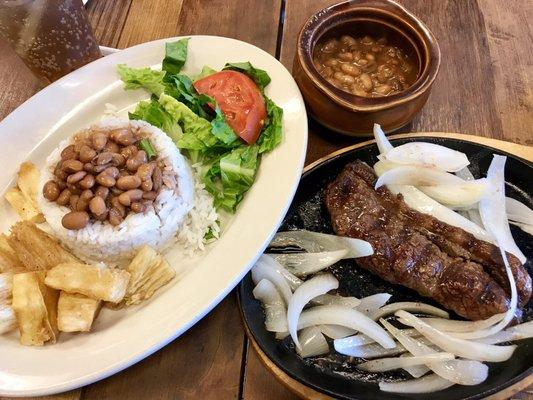 Picanha na chapa so alho - grilled picanha steak with garlic and onion