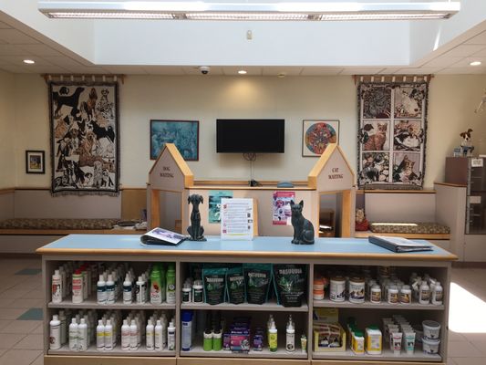 Valley Veterinary Hospital's waiting area