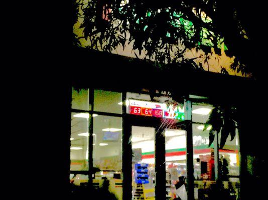 Store front at night; Lucky loto @ Mountain View Shoreline Amphitheatre