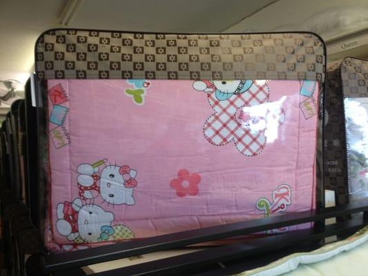 Hello kitty comforter set