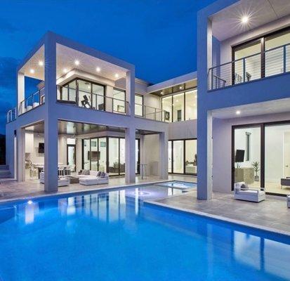 Contemporary pool on Marco Island