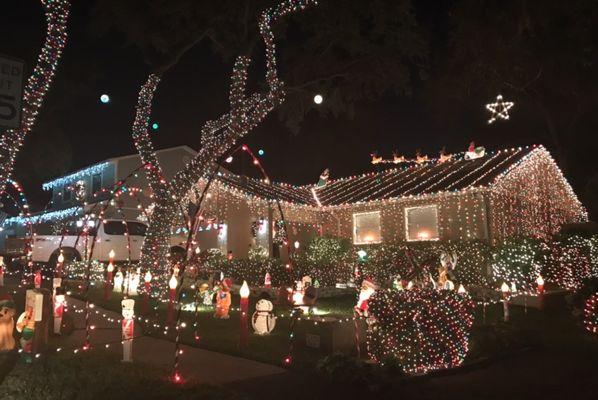 This is another house in Harbor Oaks Estates. Lots of lights can be found in this neighborhood. This is the first street on the right.