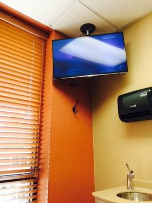 A tv in the room!?!?