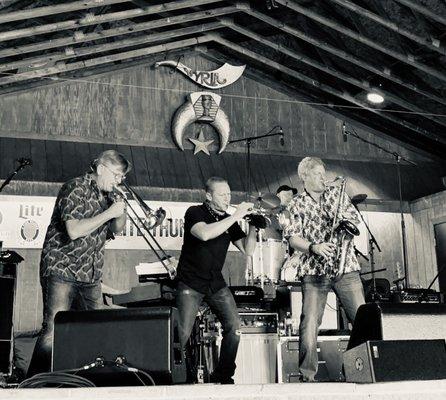 Bill Toms & Hard Rain with the Soulville Horns 8/8/2020