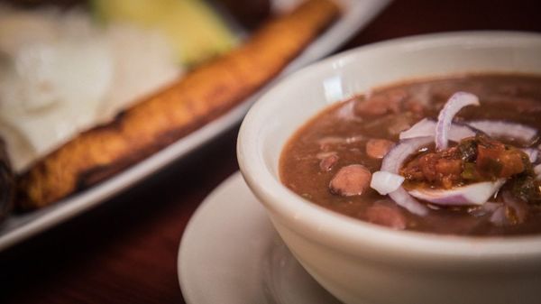 Frijoles antioqueños siempre acompañados con ahogado para asi potenciar el sabor tradicional de los frijoles tradicionales!