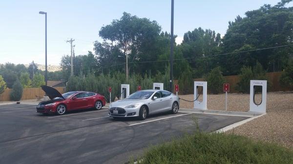 Tesla Supercharger Farmington