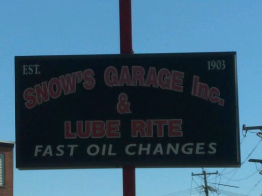 Sign outside of Snow's Garage