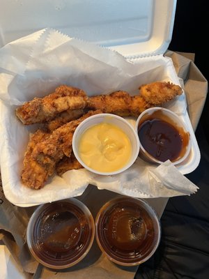 8 pc. Boneless wing with honey mustard and xxxtra bbq sauce