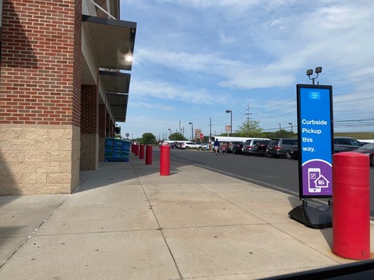 Curbside Pickup Area