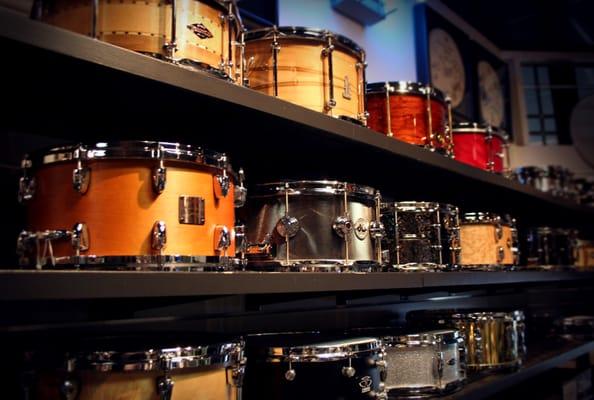 We have hundreds of snare drums in stock, this is a small portion of them.