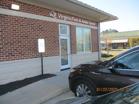 Virginia Foot & Ankle Center / Mechanicsville: Clinic exterior