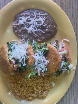 Gorditas de carne molida con arroz y refritos (ground beef gorditas with rice and refried beans)