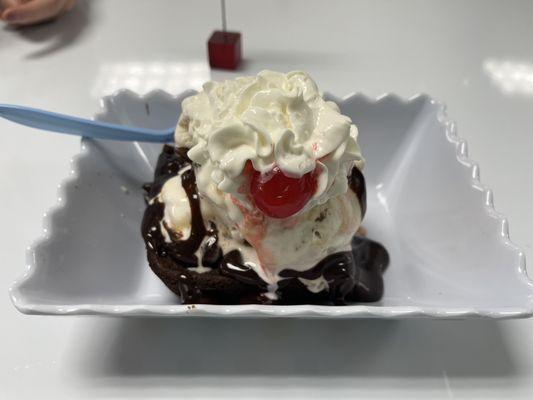 Hot fudge brownie sundae with caramel brownie ice cream.