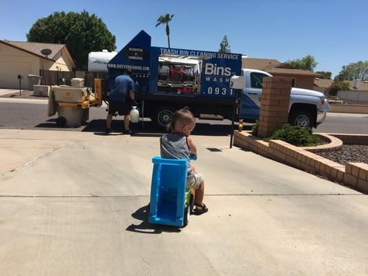 Enjoy curbside service. Save time and water with Dirty Trash Bins, LLC convenient trash bin cleaning service.