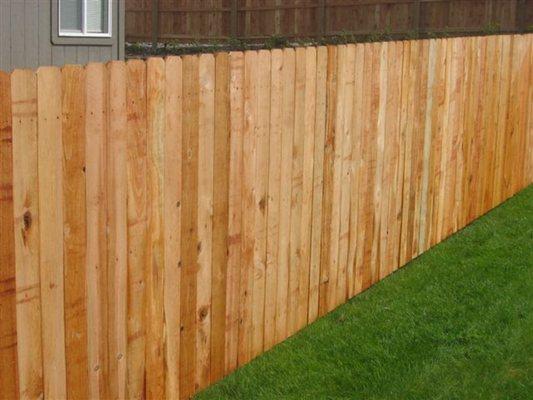 Different shep  of wood fence