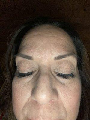 Eyelashes extensions