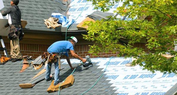 a roof replacement project in Grosse Pointe