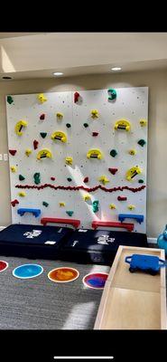 Adaptive Rock Wall