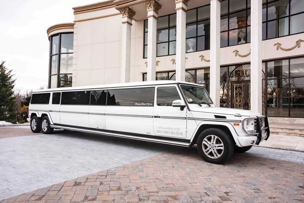 Gwagon Limo hire Rental (stretch limo). Perfect for Wedding transportation.