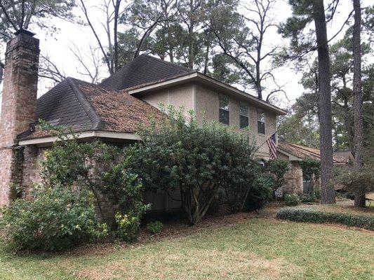 2nd view of client home... work being done required Mow/Blow/Trim/Edging/Tree Trimming and Roof cleaning