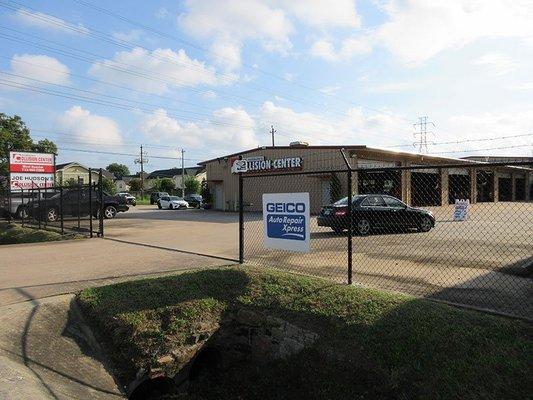 Joe Hudson's Collision Center auto body repair shop