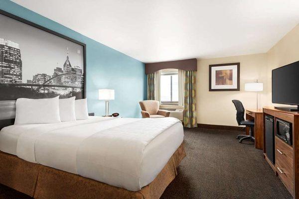 Super 8 By Wyndham Nashville Airport North