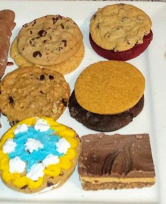 Various cookies, Cookie sandwich, and peanut butter square