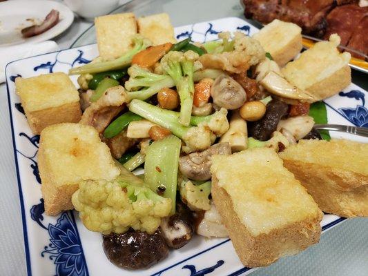 Stuffed fried tofu with seafood and vegetable stir fry