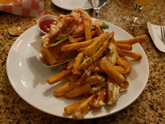 Lobster roll with truffle fries