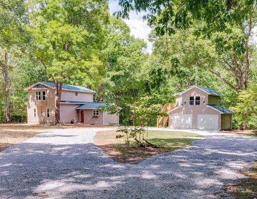 I absolutely love the location, house size and a bonus workspace!