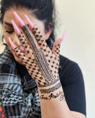 Henna tattoo