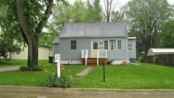 If you?ve been dreaming about a home of your own, come see this charming 2 bedroom bungalow in a quiet neighborhood...