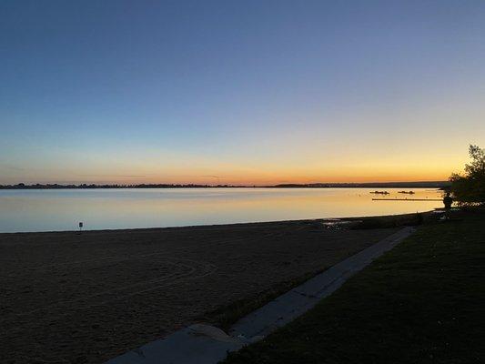 Sunrise over Boulder Reservoir at the start of the race.