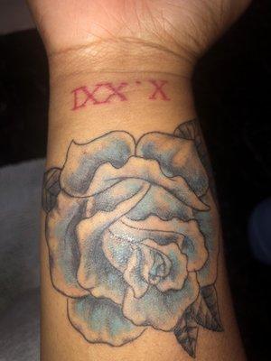 Blue rose , Romain numerals